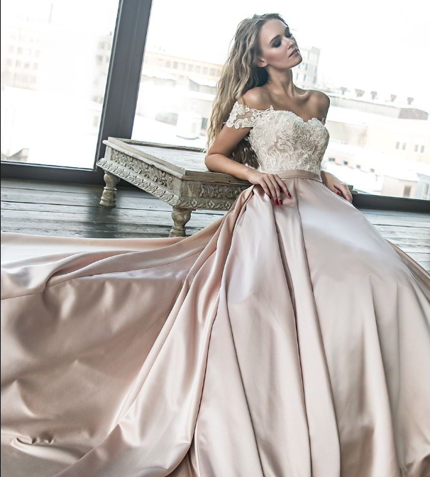 Chic Satin Prom Dresses Off the Shoulder Cheap Lace Sweetheart Wedding Dress