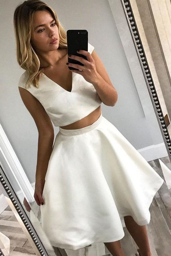 Simple Two Pieces V Neck Ivory Short Prom Dresses Knee Length Homecoming Dress