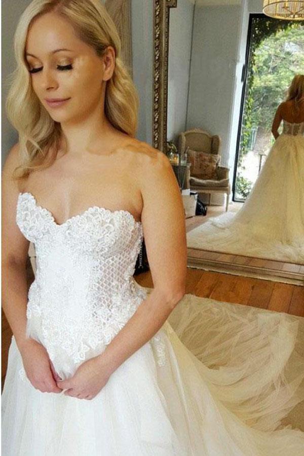 A-Line Sweetheart Strapless Lace Tulle White Sleeveless Wedding Dress with Appliques