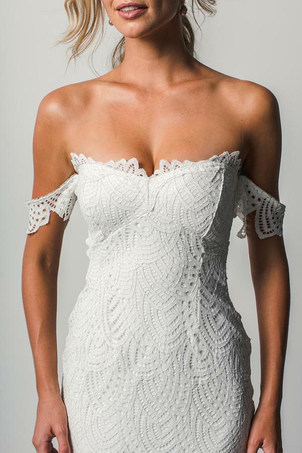 Off the Shoulder White Sweetheart Lace Sexy Mermaid Open Back Beach Wedding Dresses