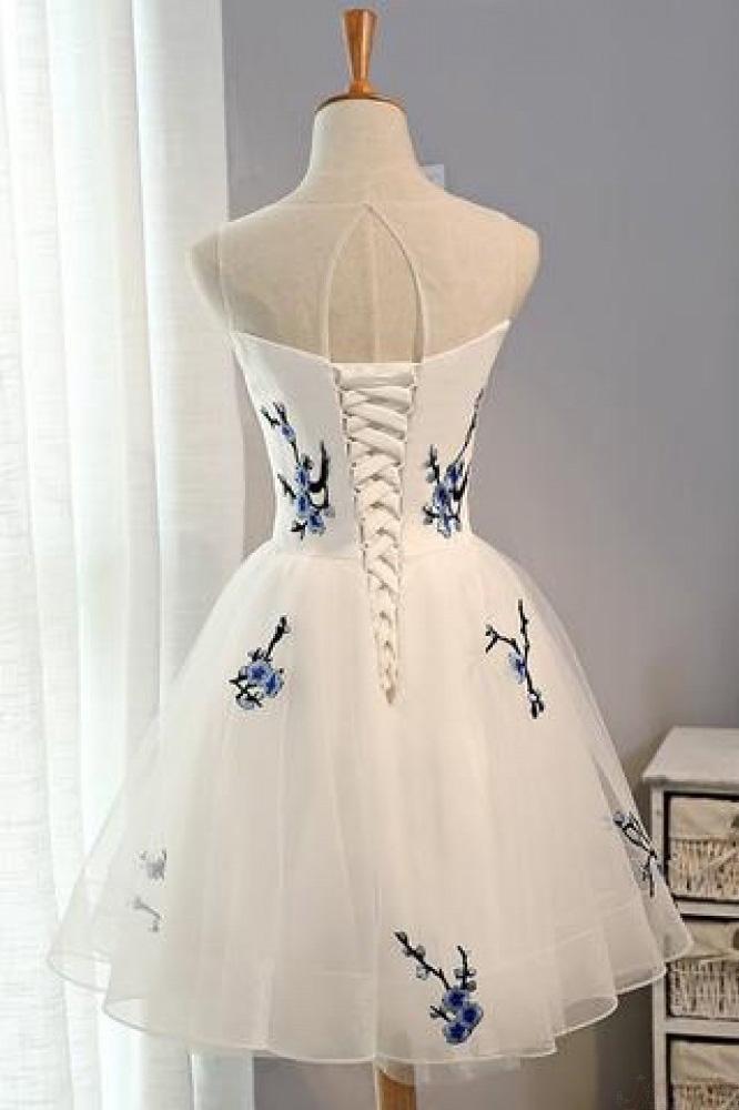 A Line White Embroidery Short Knee-length Tulle Sleeveless Open Back Homecoming Dress